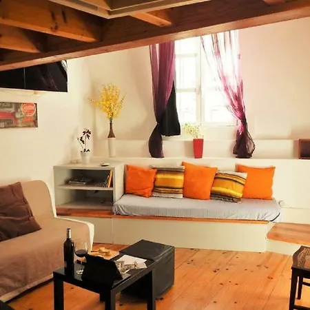 Charming Loft Apartment *